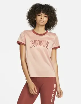 Nike Dri-FIT Swoosh